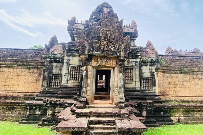 Private Kbal Spean Trekking Tour with Banteay Srei - Practical Details and Value