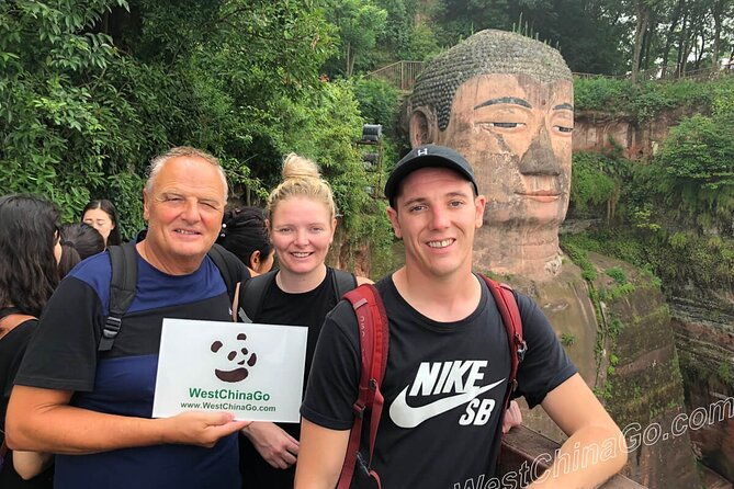 Private Leshan Giant Buddha and Local Food Tasting Trip - The Magnificence of the Leshan Buddha