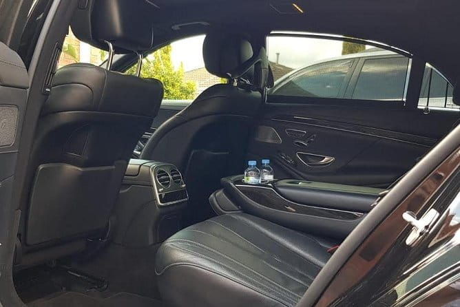 Private Melbourne CBD Sightseeing Tour  luxury vehicle - Why Choose This Transfer?