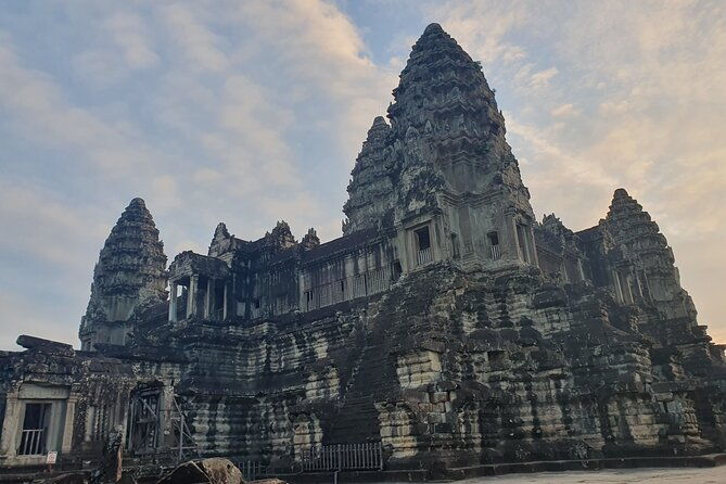 Private must-visit Temples Tour with Guide & Tuk Tuk - Why This Tour Offers Great Value  