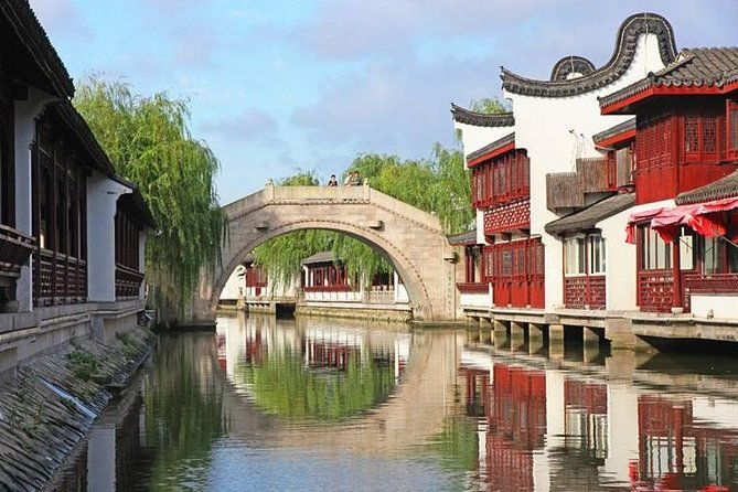Private Shanghai Layover Tour to Zhaojialou Water Town with Lunch or Dinner - Transportation and Practical Considerations