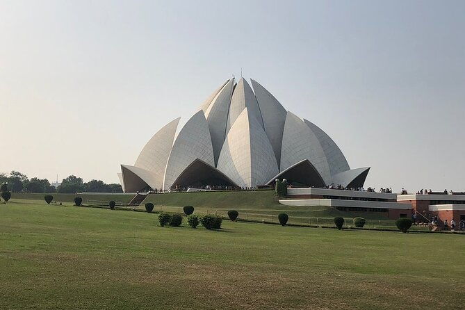 Private Spiritual Tour: Akshardham Temple, Lotus Temple & ISKCON in South Delhi - The Experience from the Reviews