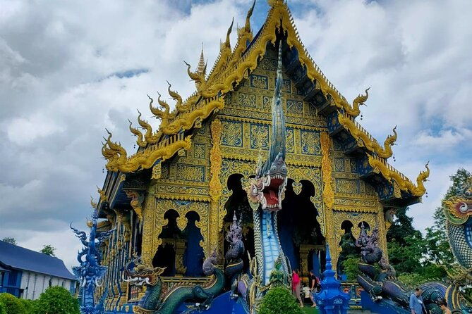 Private Tour Chiang Rai 3 Wonderful Temples & Lalitta Cafe - FAQs