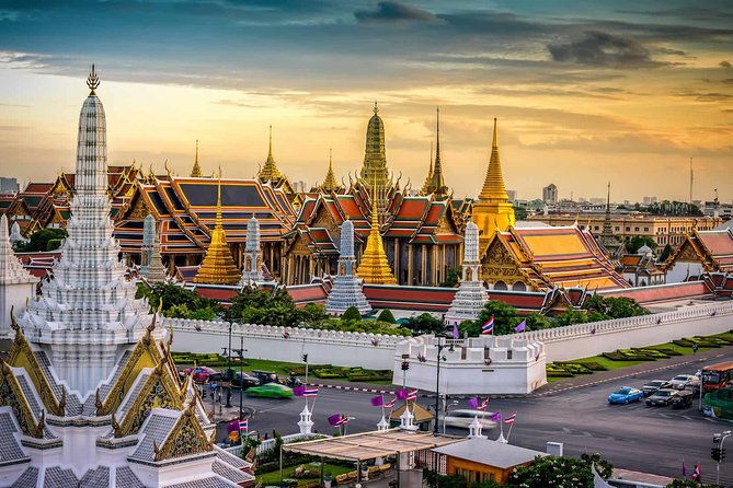 Private Tour: Grand Palace & Emerald Buddha Temple Experience - The Realities: Insights from Reviews
