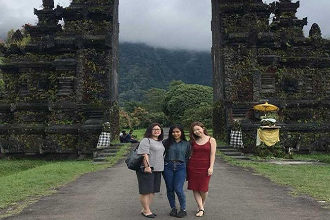 Private Tour: Ulun Danu Temple-Handara Gate-Wana Giri Hill&Tanah Lot Sunset - Authentic Experiences & Reviewer Insights