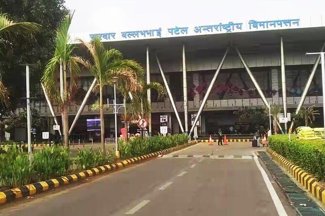 Private Transfer from Udaipur to Ahmedabad Airport - What to Expect During Your Ride