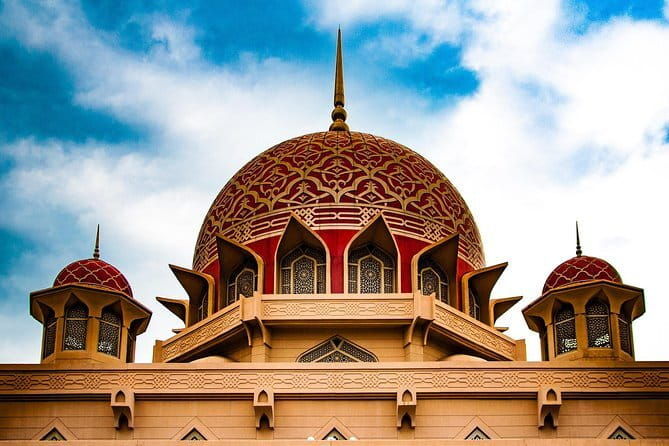 Putrajaya Boat Cruise, with Lunch, Prime Minister Office, Putra and Pink Mosques - Practical Details and Tips