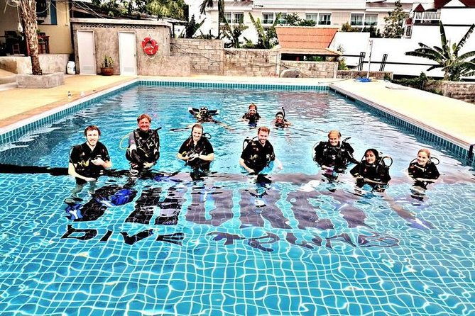 Scuba diving lesson for beginners (1 hour ) - The Value of Learning in a Pool Setting