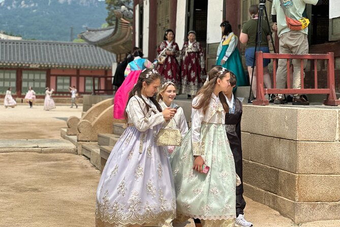 Seoul Day Tour: Gyeongbokgung Palace, N Seoul Tower, Insadong - What Sets This Tour Apart?