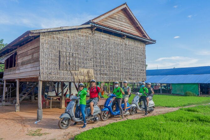 Siem Reap Countryside & Sunset Vespa Tour - Wat Po Banteaychey and Village Life