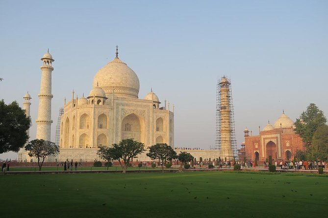 Sunrise Taj Mahal Tour from Delhi with Entrance and Food - Shopping and Cultural Touches