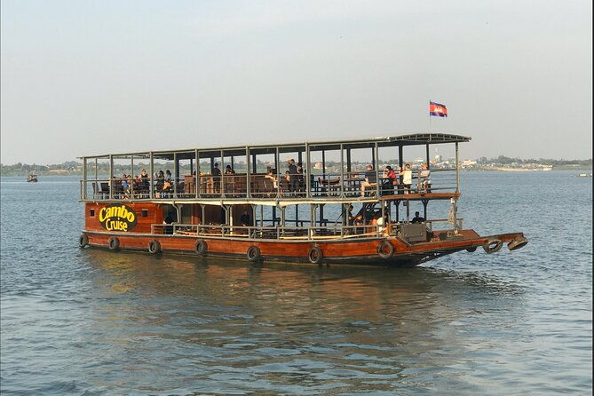 Sunset Dinner Cruises and Live Music 5 and 7pm with Free Pickup - Authenticity and Local Flavor