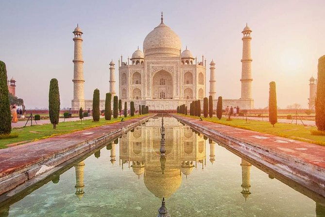 Taj Mahal and Fatehpur Sikri Day Trip from Jaipur - Detailed Breakdown of the Itinerary