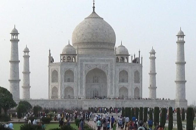 Taj Mahal by Superfast Train Gatimaan Express - Who Would Love This Tour?