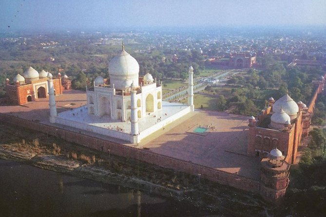 Taj Mahal Day Tour from Delhi with All Step Entry Fee, Tour Guide and Lunch - What Makes This Tour Special