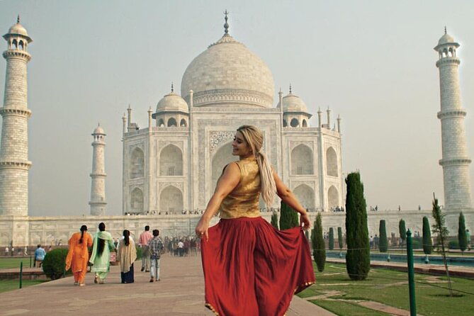 Taj Mahal from Delhi by Gatimaan Express - Trip with 5-Star Lunch - First Stop: The Taj Mahal