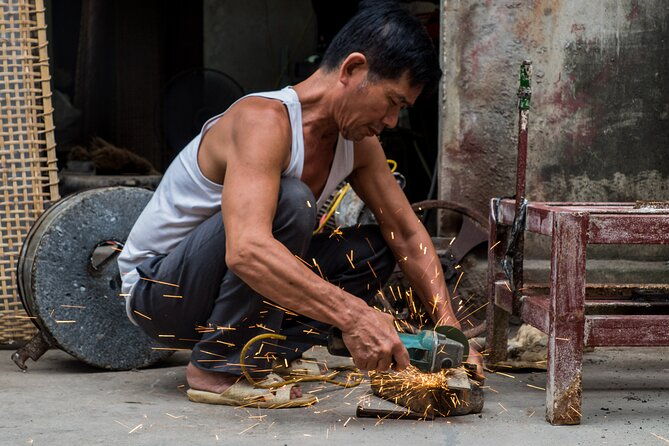 Tho Ha Handicaft Village - Private Hanoi Photo Tour - Visiting Local Markets and Craft Workshops