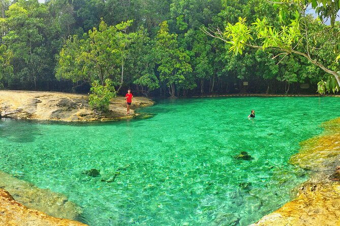 Tiger Cave Temple, Emerald Pool & Hot Springs Tour from Krabi - Transportation and Group Size: Comfort and Intimacy