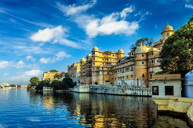 Udaipur in Full Day Sightseeing 8+places with Entrances fees - What Makes This Tour Stand Out?