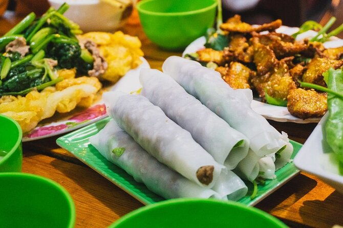 Walking Street Food Tour in Hanoi and Train Street - Why Travelers Love It (Based on Reviews)