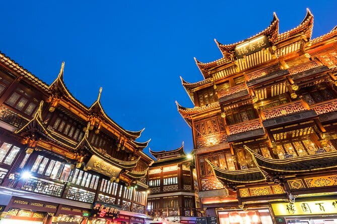 Zhujiajiao & Shanghai: Private Day Tour Water Town to Skyline - Transition to Shanghai: The Iconic Waterfront & Garden
