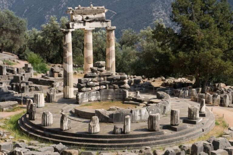 3-day classical Spanish guided tour in Peloponesse & Delphi - Frequently Asked Questions
