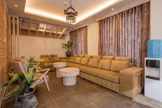 25 Days 300 Hours Advanced Yoga Teacher Training in Nepal - Accommodation, Food, and Environment