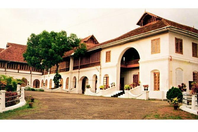 3 Nights Private Kerala Premium Package by Sanguine Holidays - Day 3: Tranquil Backwater Cruising and Local Charm
