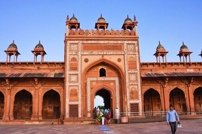 7-Day The Jewel of Northern India - Day 3: Monuments and the Drive to Agra