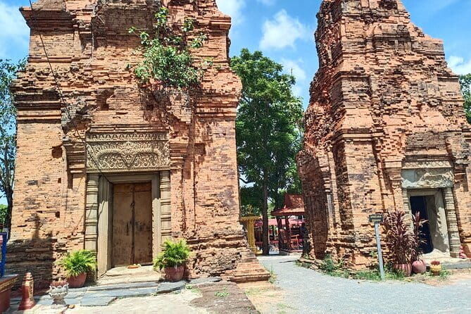 A Day Trip to Angkor Wat, Bayon, Taprohm from Phnom Penh - Practical Tips for the Day
