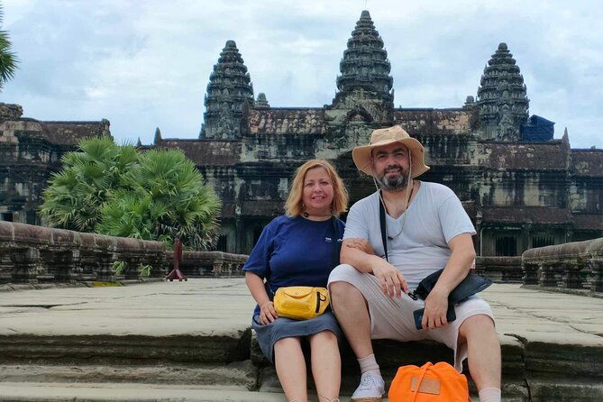 Angkor Wat full Day 'Small Group with sunset & Tour Guide - Angkor Thom & The Bayon: The Smiling Faces