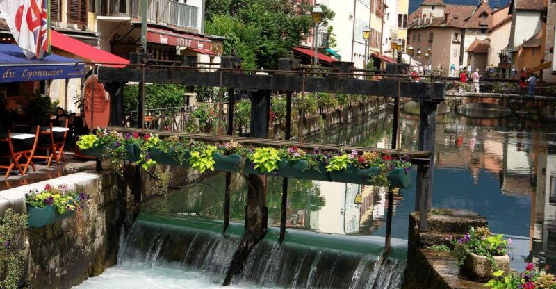 Annecy Private Guided Tour from Geneva - Strolling Through Charming Streets and Markets