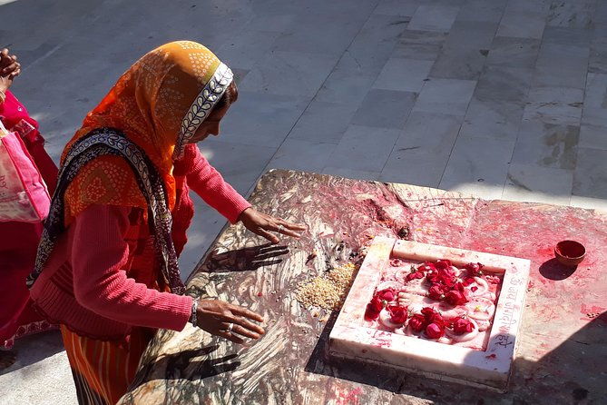 Authentic Experience-City palace and Folk dance - Why This Tour Works
