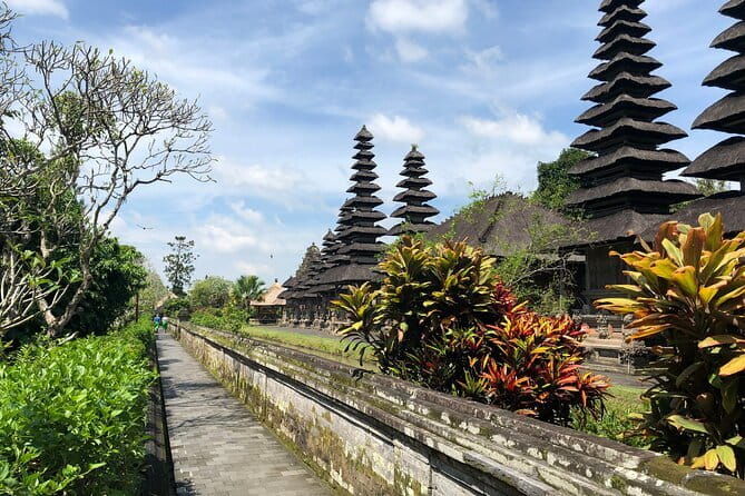 BALI INSTAGRAM TOURS; Handara Gate, Taman Ayun, & Ulundanu Temple - In-Depth Look at the Itinerary