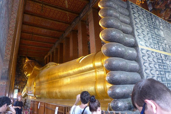 Bangkok City & Temple Tour By Selfie Expert : WatTraimit & WatPho - Who Will Love This Tour?
