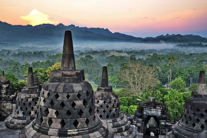 Barede Sunrise- Walking to Borobudur temple-Prambanan temple - Ideal for