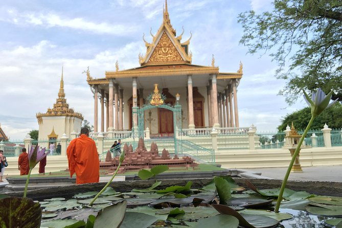 Cambodia 7 Day from Siem Reap to Battambang and Phnom Penh - Floating Villages and Natural Wonders