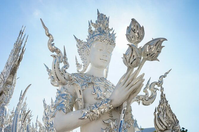 Chiangmai to White Temple, Blue Temple & Black museum - Who Should Consider This Tour?