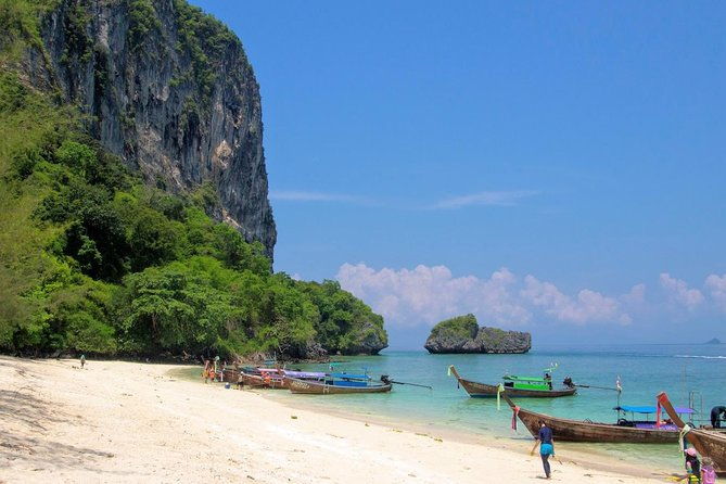 Day Tour from Phuket to 4 Islands in Krabi by Ferry & Speedboat - The Experience of the Guides and Crew