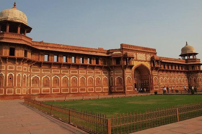 Day Trip to The Taj Mahal and Agra from Pune with Both Side Commercial Flights - Exploring Agra Fort