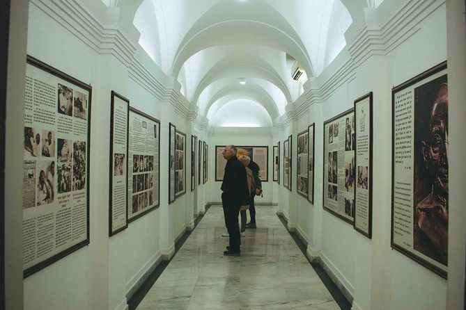 Delhi Footsteps of Mahatma Gandhi Half-Day Tour - The Guide Experience
