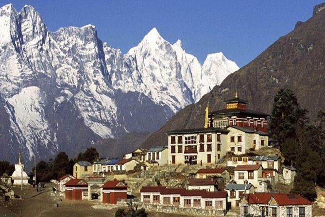 Everest Base Camp Trek - 15 days - Trekking to Namche Bazaar: The Sherpa Capital