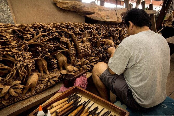 Famous Floating Market Damnoen Saduak Day Tour with Private Guide from Hua Hin - The Guide and Overall Experience