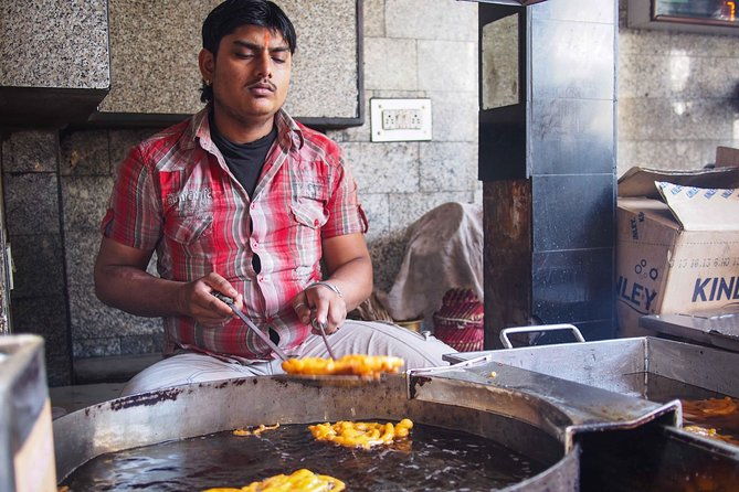 Foodies Walk Through New Delhi - What Makes This Tour Worth It?