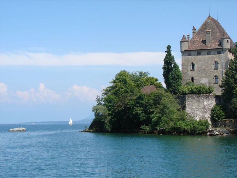 From Geneva: Day Tour to Chamonix & Yvoire Medieval Village - Who Should Consider This Tour?