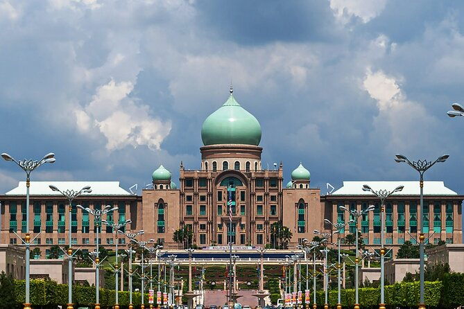 From Singapore: Private Kuala Lumpur / Malacca tour + SKY DINING - The Sum Up