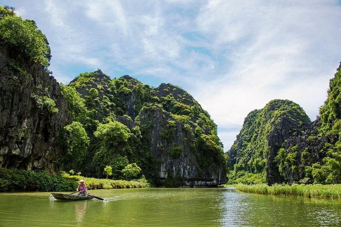Full day Hoa Lu - Tam Coc sampan boat and countryside biking trip - Countryside Biking: Exploring the Heart of Ninh Binh