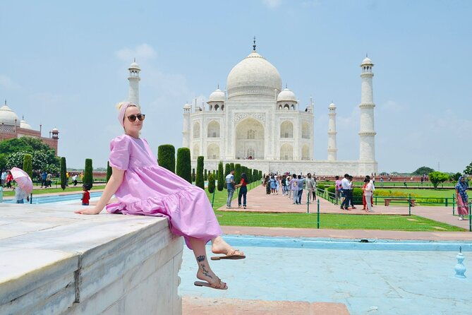 Ganges Tour - The Magnificence of Fatehpur Sikri and Transition to Agra