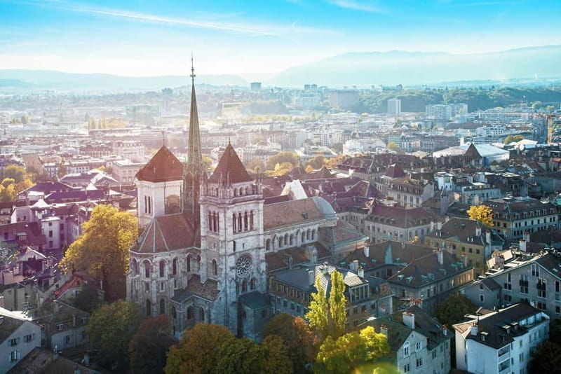 Geneva: Whispers of the Old Town Walking Tour with Apéritif - Authentic Experiences and the Guide’s Expertise  