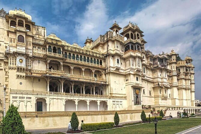 Golden Triangle With Ganges River - Value for Money